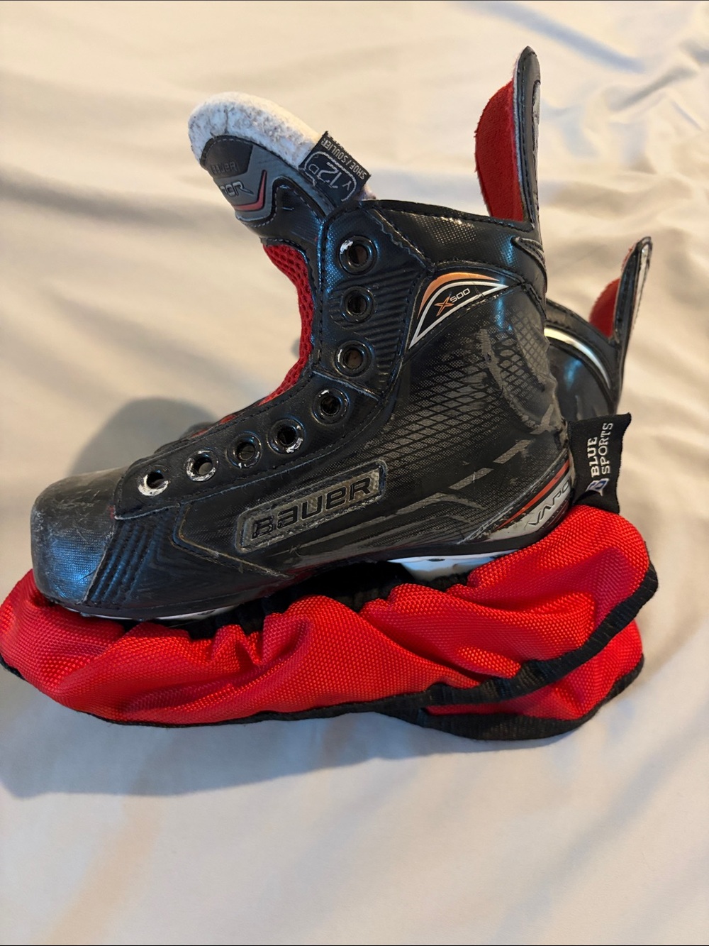 Bauer Black Ice Hockey Skate - Black and Red - Y13 Size